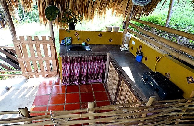 HERMOSA CABAÑA RUSTICA A 20 MINUTOS DEL PARQUE TAYRONA