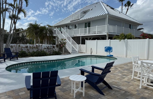 Beautiful Sanibel Island home with private pool in the Dunes golf community