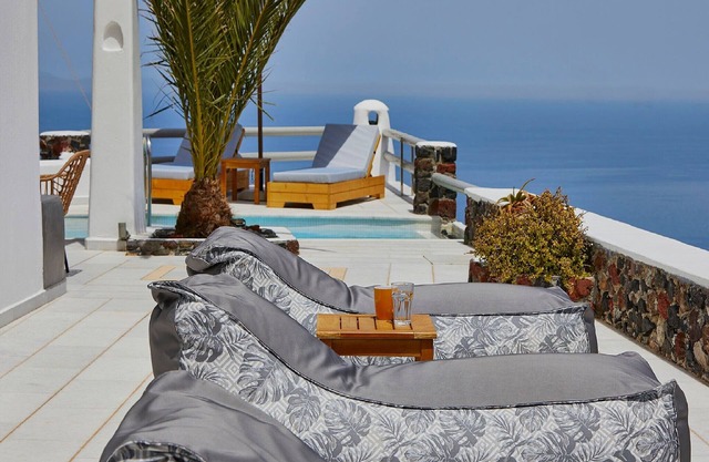 Beautiful Santorini Villa | Villa Calypso | 3 Bedrooms | Private Terrace & Heated Pool | Wonderful Sea Views | Imerovigli