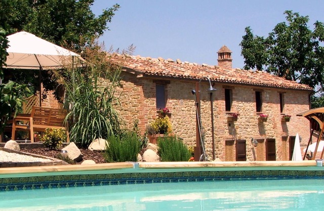 Hermosa Self-Catering Granja Apartamentos Cerca Amandola Las Marcas Con piscina