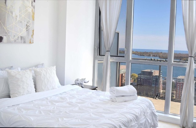 Beautiful Serviced Suites with Lake Views