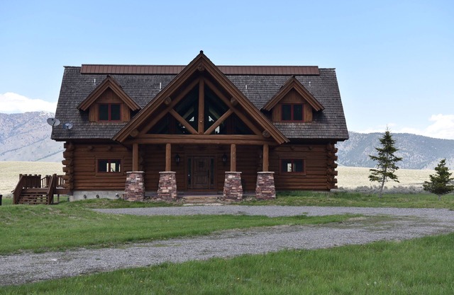 Espectacular Log Cabin / lodge 5800 pies cuadrados 4 camas, 4 baños, 2 medios baños, capacidad para 20