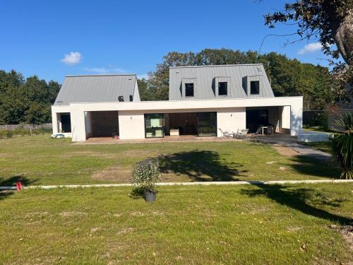 Beautiful south-facing architect's house!