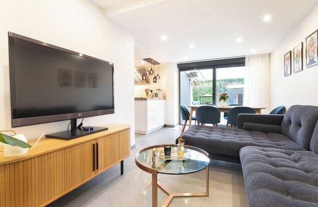 Beautiful & Spacious House Near Paris - 3 bedrooms
