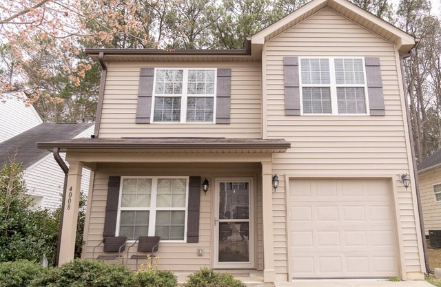 Beautiful spacious 4 bedroom house , sleeps 10+