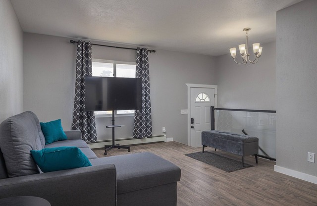 Beautiful, spacious and clean 4 bedroom home with spare living room