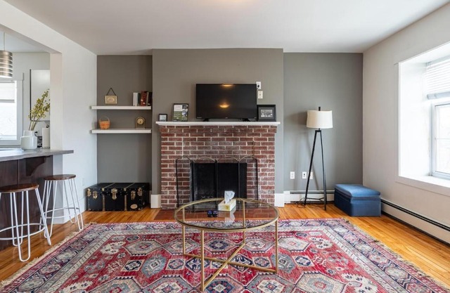 Beautiful & Spacious Apt #101