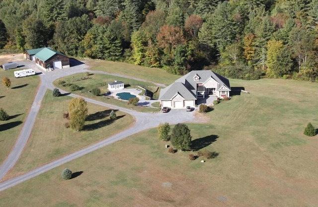 Beautiful sprawling estate for horses or ATV's on 80 acres