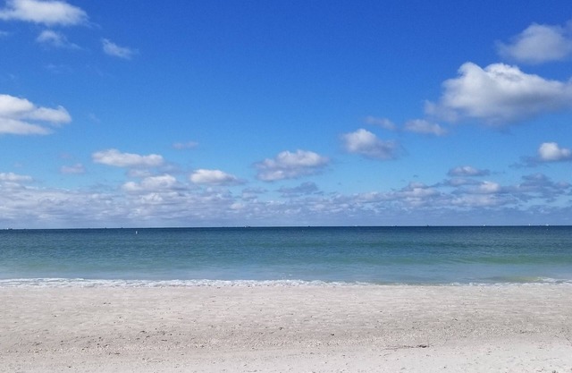 Hermoso condominio de vacaciones en St Pete Beach al otro lado de la calle de la playa