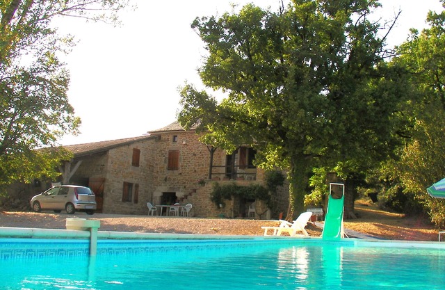 Hermosa casa de piedra con gran piscina privada y vistas impresionantes