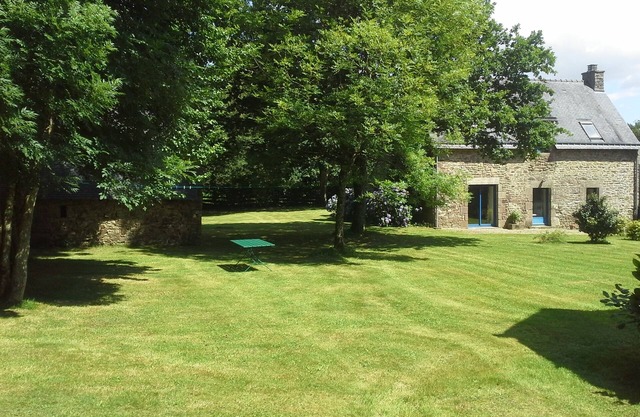 hermosa casa de piedra con granero de 4000 m2