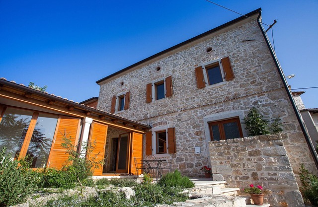 Hermosa casa de piedra, casa rural istria antigua renovada