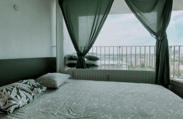 Beautiful Studio on the 15th floor
