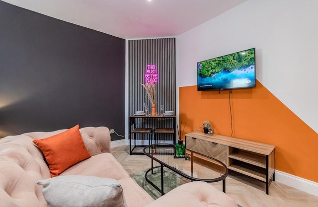 Beautiful Studio Next to Beach & Shopping Center