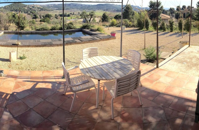 Bonito estudio con piscina cerca de Aix-en-Provence