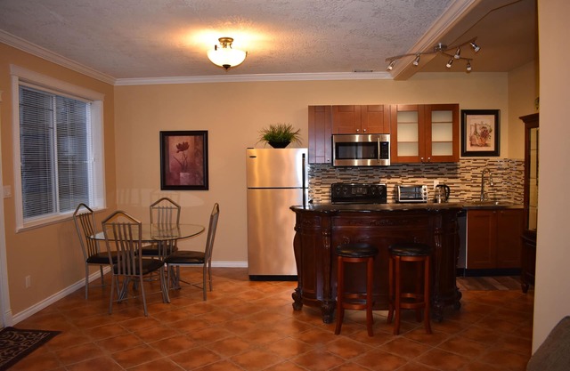 Hermosa Suite por el Océano en Victoria, BC, Canadá