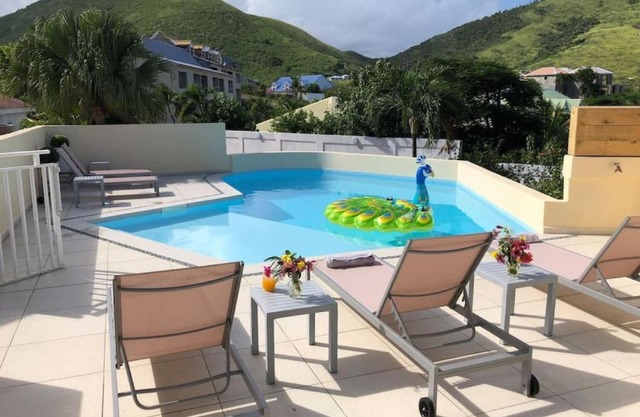 Beautiful suite S12B with pool and sea view