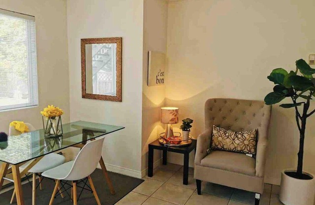 Beautiful suite with separate entrance close to Downtown and Metrotown