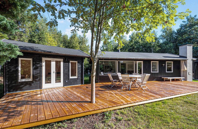 Beautiful summer house near forest and beach