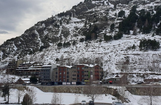 Hermoso apartamento soleado en Incles - Vista al valle
