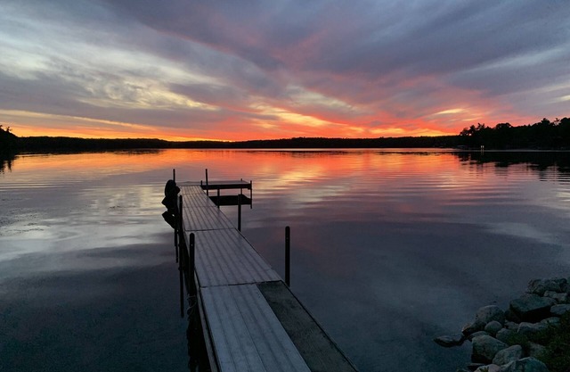Hermosas vistas del atardecer sobre el lago!