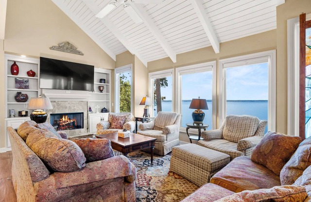 ¡La mejor vista del lago Toledo Bend! Villa de lujo en Cypress Bend Resort
