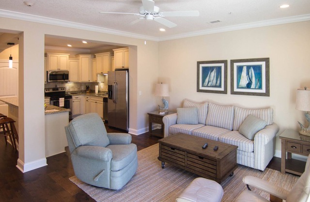 Beautiful townhome! Great location, great rates -- hard to beat!
