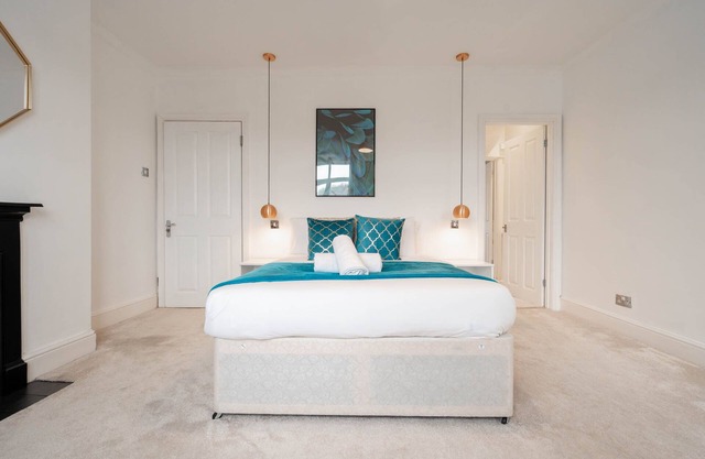 Beautiful Townhouse in Birmingham's Leafy Suburbs