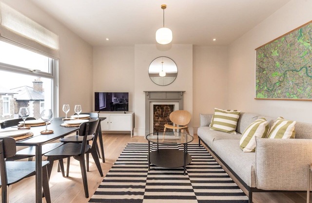Beautiful & Unique 2BR - Richmond, near Transport | Pass The Keys