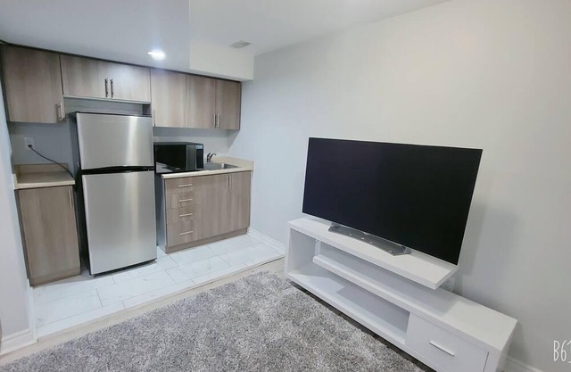 Beautiful and unique apartment. Quick Access to Greater Toronto Area GTA.