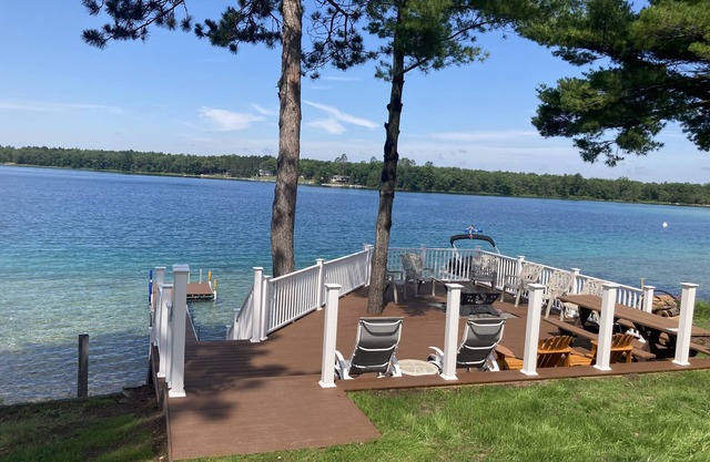 Beautiful Up North Lake Front Home on All Sports Clear Lake with BOAT Rental!