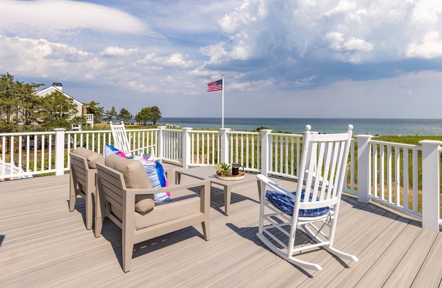 Beautiful Upscale Oceanside Home on Plaice Cove