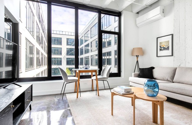 Beautiful Uptown 1BR w/ Gym, Rooftop Pool, 2 blocks to L, by Blueground