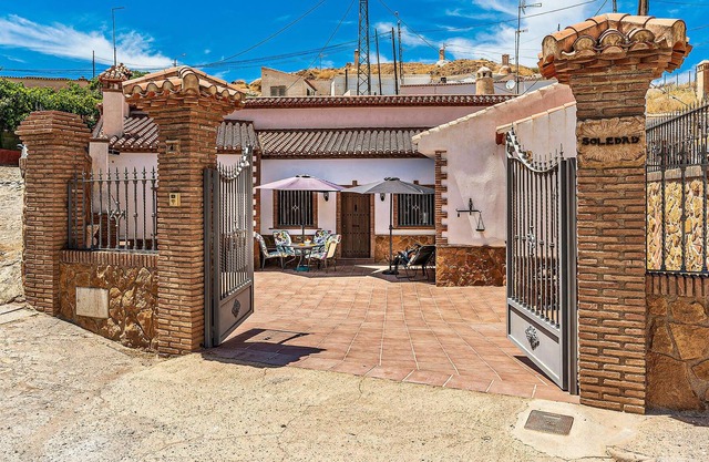 Alojamiento de 4 habitaciones en Guadix
