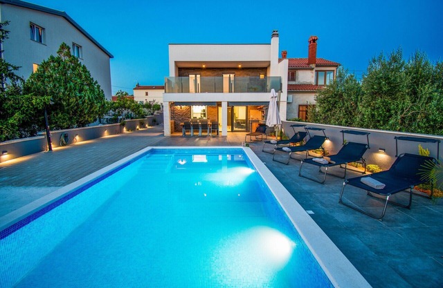 Beautiful vacation home with a private pool