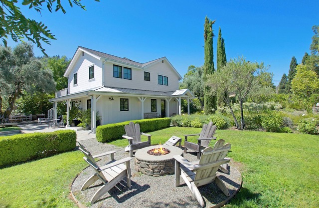Beautiful Valley Floor Home with Pool, Bocce and Pool House & Home Gym