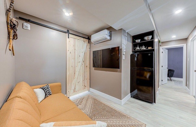 Beautiful Vieux Quebec 2 Bed Apt