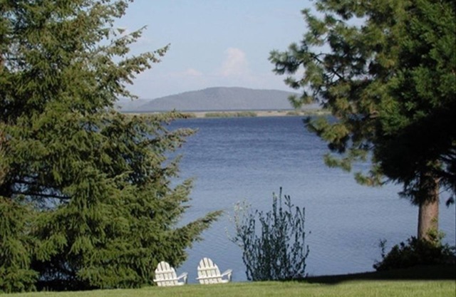 Cabaña 1 en el lago Klamath en Point Comfort Lodge