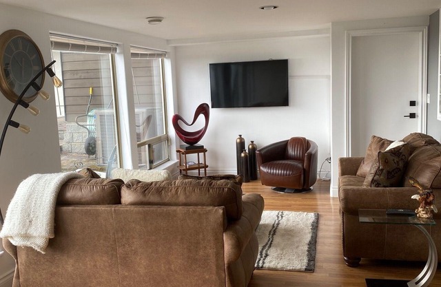 Beautiful views from this spacious 1 bedroom suite