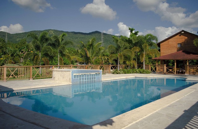 HERMOSA VILLA CO VISTA HACIA LAS MONTAÑAS