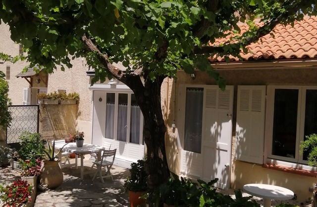 VILLA T4, jardín de 60m2 150m de la playa