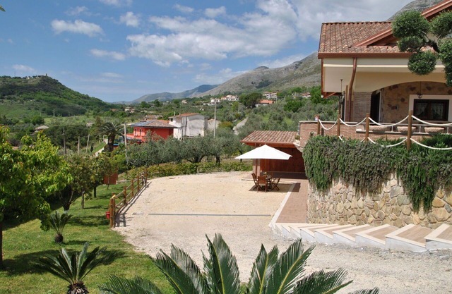Beautiful villa for 4 people with TV, pets allowed and parking