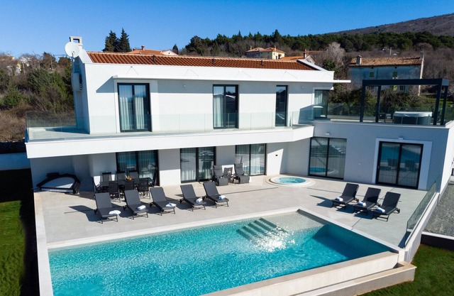 Beautiful Villa Athena