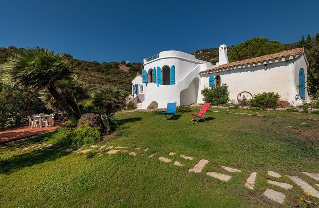 Preciosa villa "Bentuestu" con acceso privado al mar, jardín y terrazas