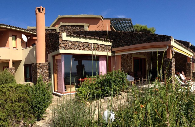 BEAUTIFUL VILLA BY THE SEA - WIFI + CLIMATE