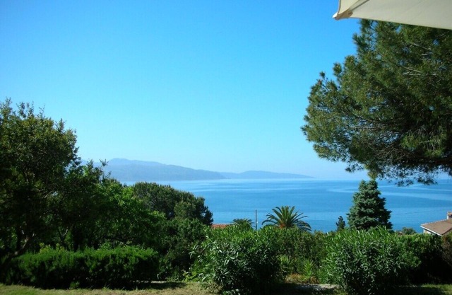 Beautiful Villa Charming Stone With Pool, 300m Beach View