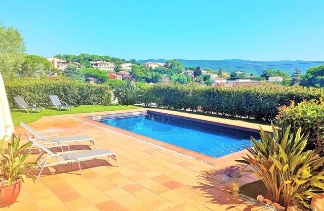 Beautiful villa for 8 people