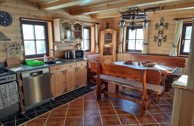 Maravillosa casa de vacaciones para 10 personas con WIFI, jacuzzi, TV y aparcamiento