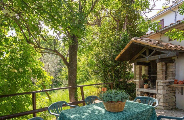 Maravillosa casa de vacaciones para 8 personas con TV, patio, mascotas permitida y aparcamiento