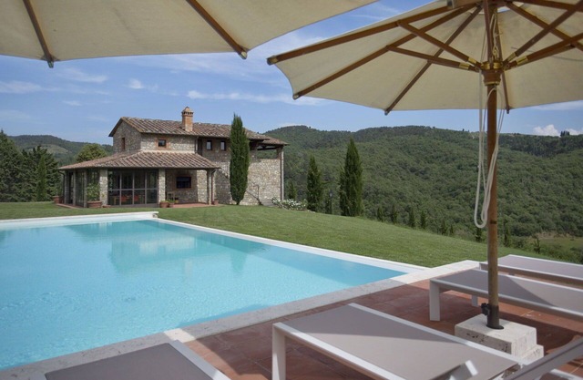 Casa de vacaciones con piscina privada, WIFI, A/C, TV, patio, vista panorámica, aparcamiento